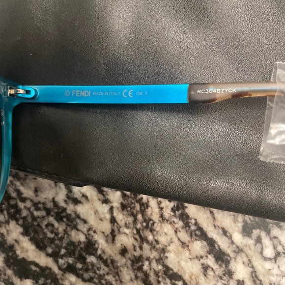 Fendi Roma Designer Sunglasses – New with Case & Authenticity Card - Picture 3 of 4